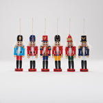 Pack of 6 wooden soldiers